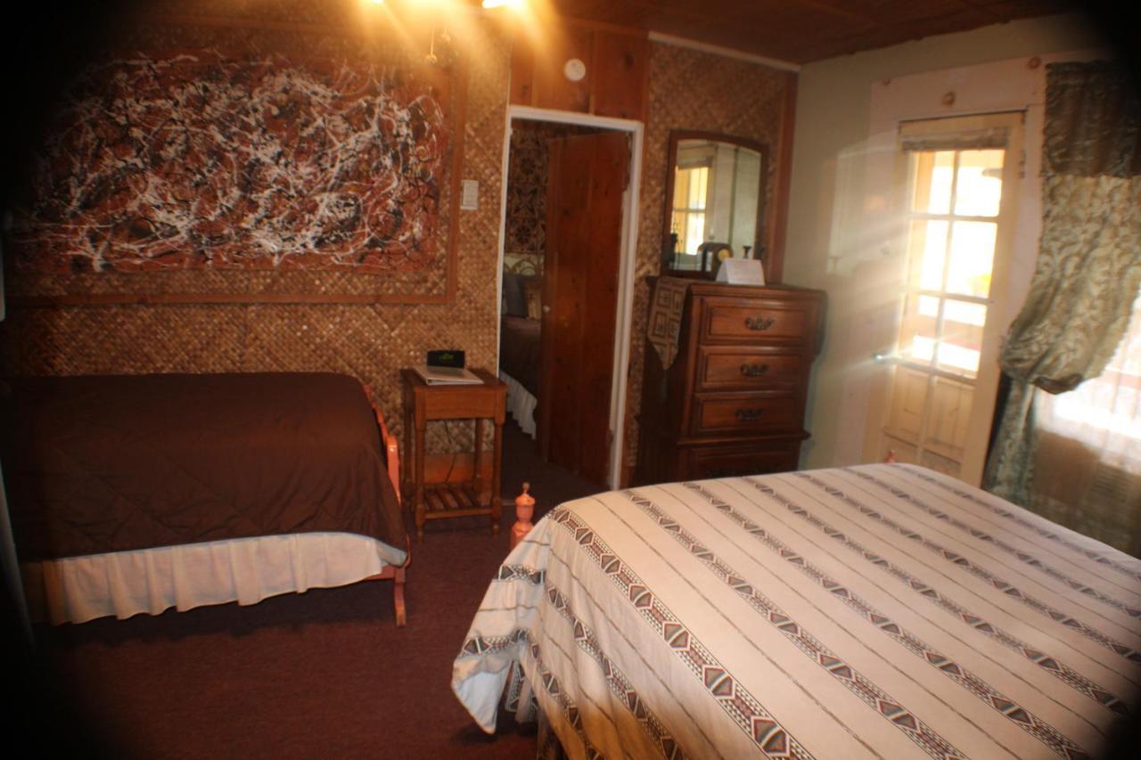 The At Castle Rock Inn
